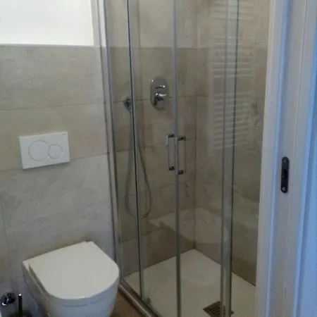 Apartment H24 *